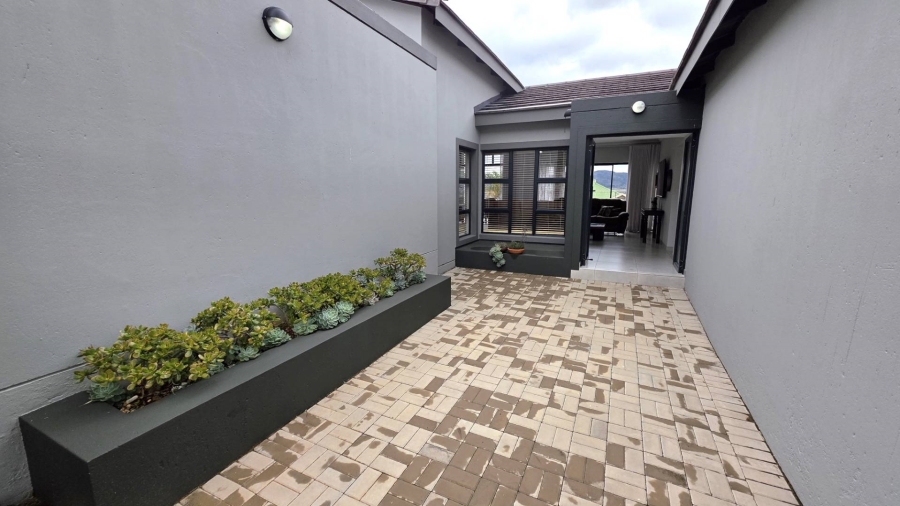3 Bedroom Property for Sale in Kosmos Ridge North West